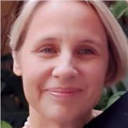 Profesora de piano para ninhos y adolescentes con muchos anos de experiencia.